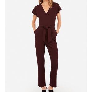 EXPRESS V-Neck Tie Jumpsuit in Maroon